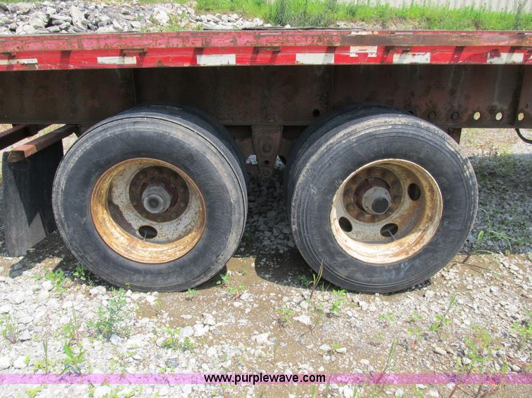 image for item Z9186 1995 Great Dane flatbed trailer