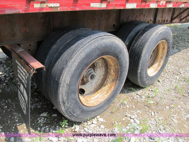 image for item Z9186 1995 Great Dane flatbed trailer