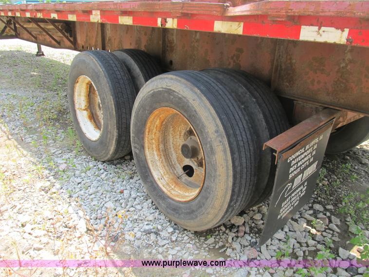 image for item Z9186 1995 Great Dane flatbed trailer