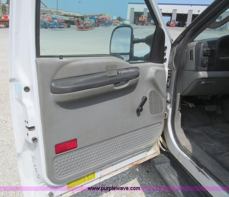 image for item H8882 2007 Ford F350 Super Duty XL service truck