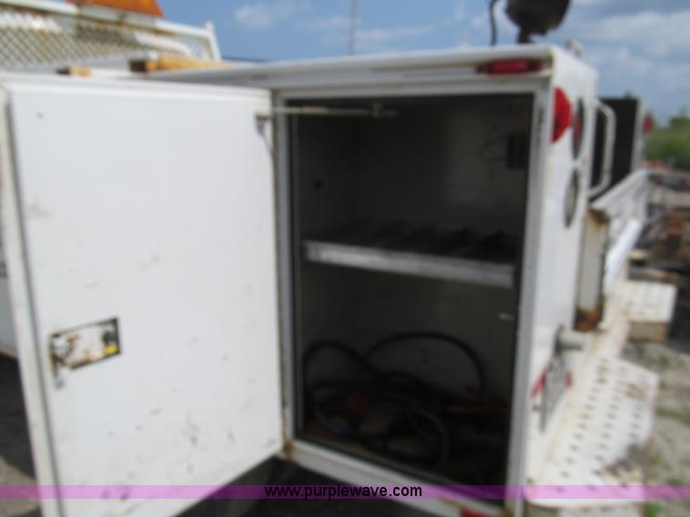 image for item H8882 2007 Ford F350 Super Duty XL service truck