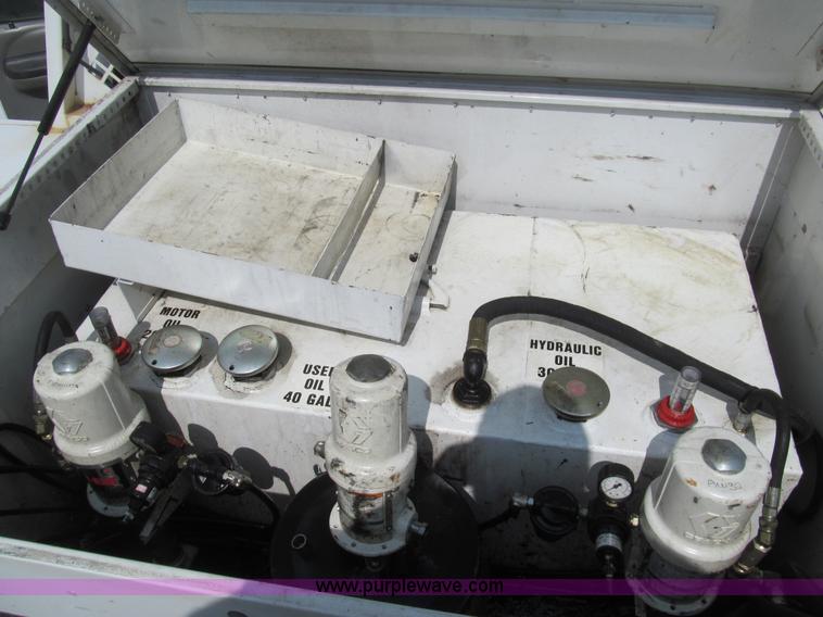 image for item H8882 2007 Ford F350 Super Duty XL service truck