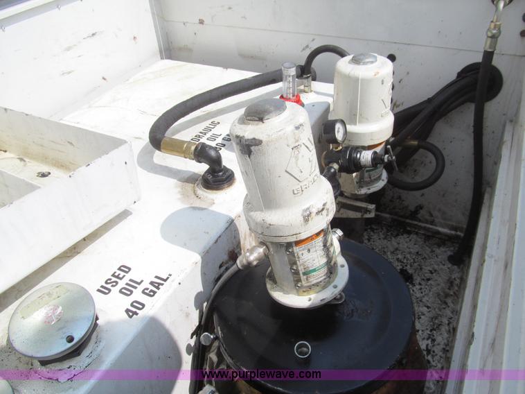 image for item H8882 2007 Ford F350 Super Duty XL service truck