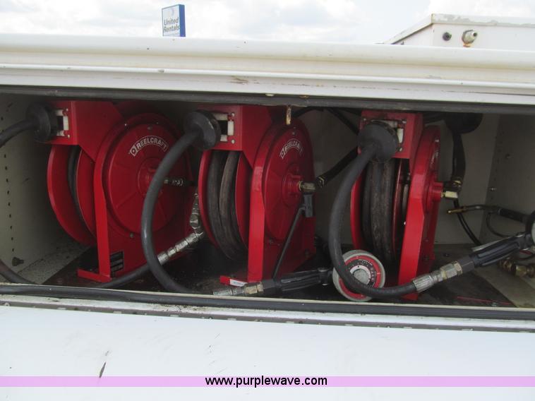 image for item H8882 2007 Ford F350 Super Duty XL service truck