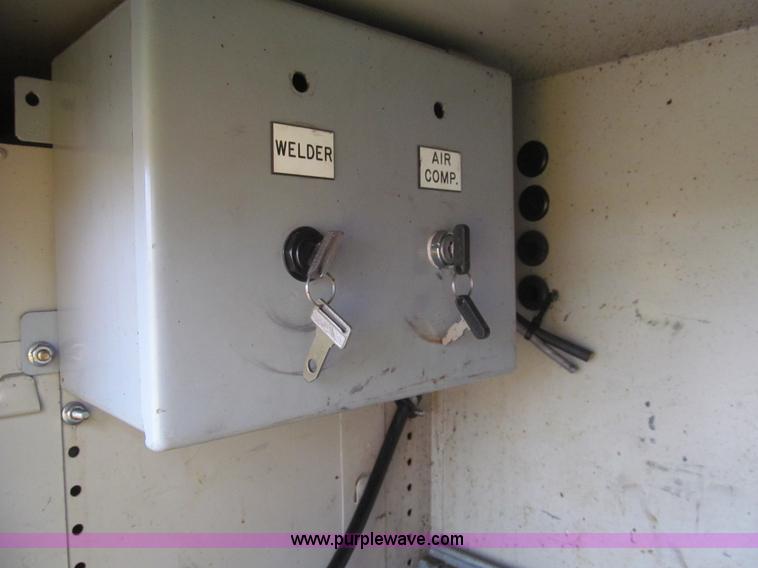 image for item H8882 2007 Ford F350 Super Duty XL service truck