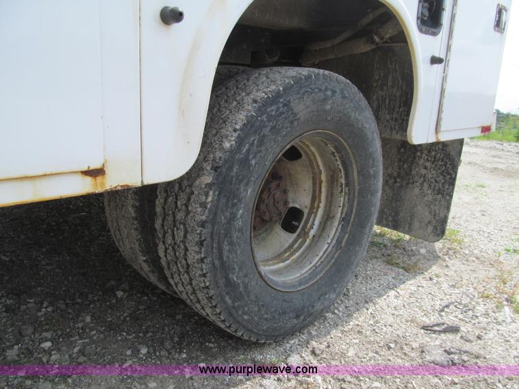 image for item H8882 2007 Ford F350 Super Duty XL service truck