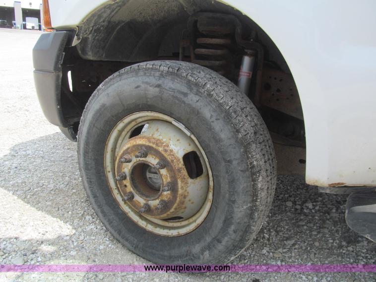 image for item H8882 2007 Ford F350 Super Duty XL service truck