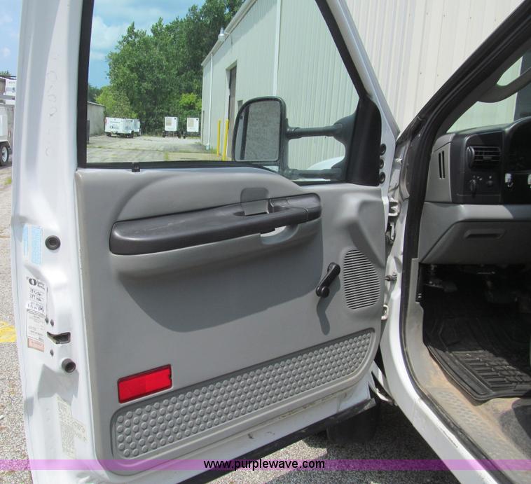 image for item H8883 2007 Ford F550 Super Duty XL service truck