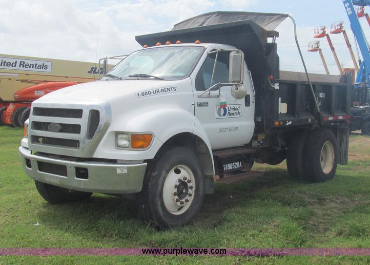 image for item H8884 2007 Ford F750 Super Duty XL dump truck