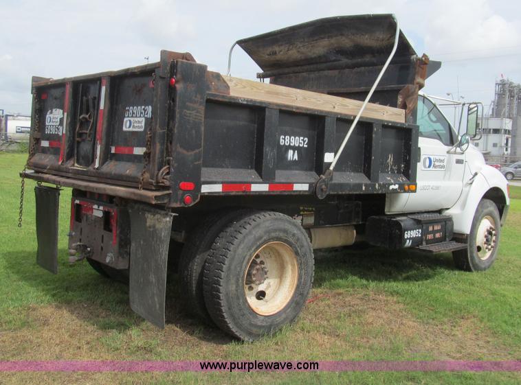image for item H8884 2007 Ford F750 Super Duty XL dump truck