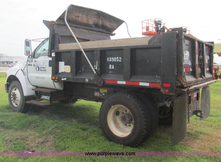 image for item H8884 2007 Ford F750 Super Duty XL dump truck