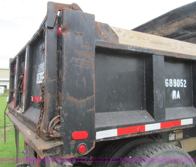 image for item H8884 2007 Ford F750 Super Duty XL dump truck