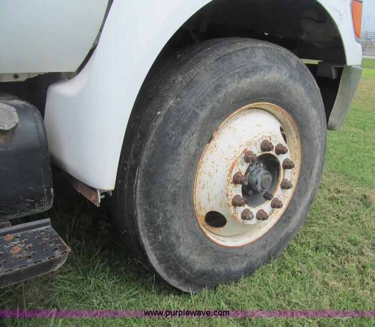 image for item H8884 2007 Ford F750 Super Duty XL dump truck