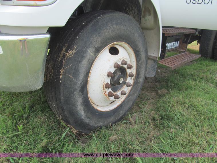 image for item H8884 2007 Ford F750 Super Duty XL dump truck