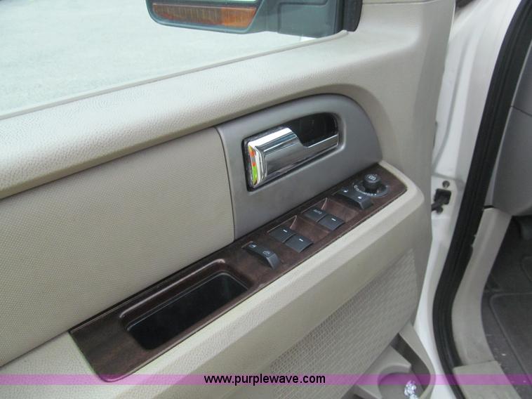 image for item H8885 2007 Ford Expedition Limited SUV