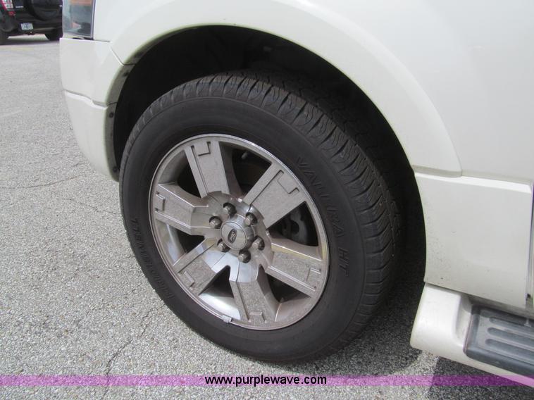image for item H8885 2007 Ford Expedition Limited SUV