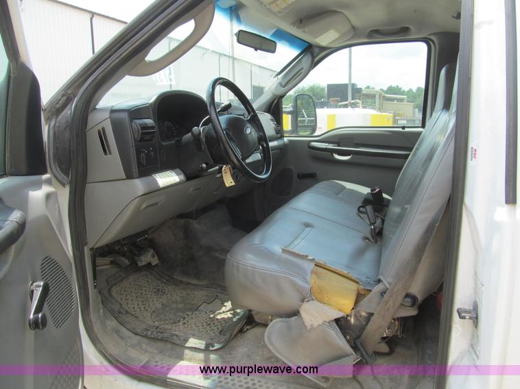 image for item H8886 2006 Ford F550 Super Duty XL service truck