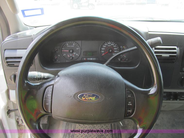 image for item H8886 2006 Ford F550 Super Duty XL service truck