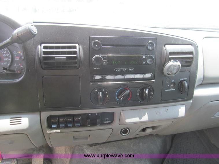 image for item H8886 2006 Ford F550 Super Duty XL service truck