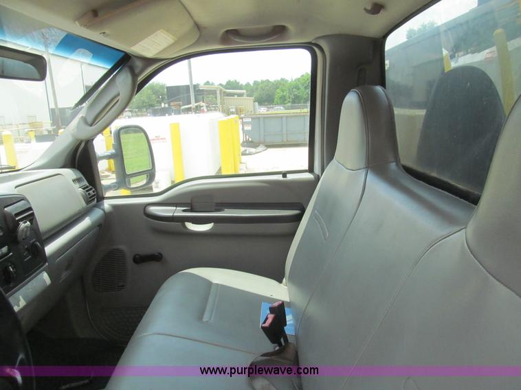image for item H8886 2006 Ford F550 Super Duty XL service truck