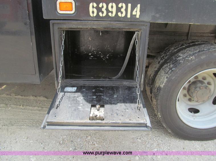 image for item H8886 2006 Ford F550 Super Duty XL service truck