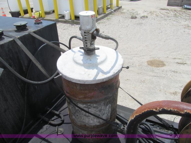 image for item H8886 2006 Ford F550 Super Duty XL service truck