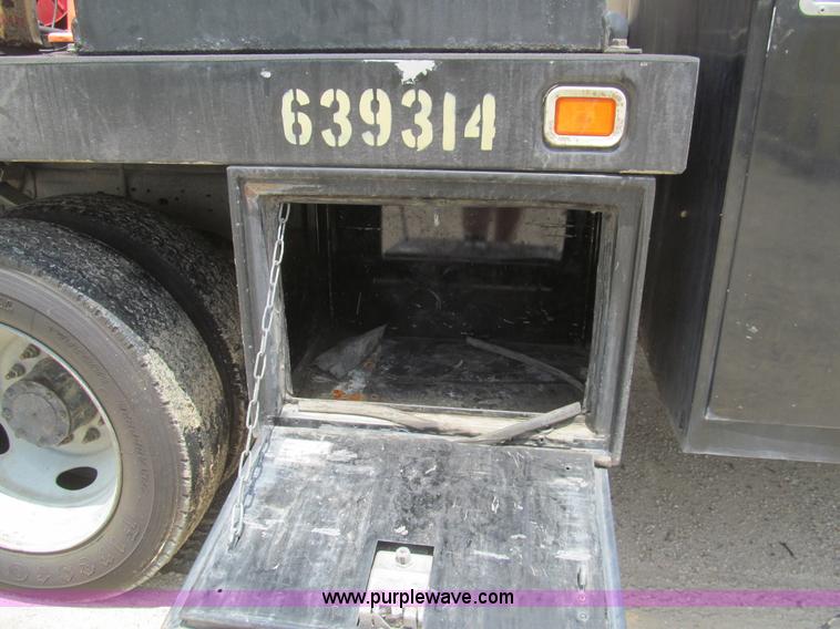 image for item H8886 2006 Ford F550 Super Duty XL service truck