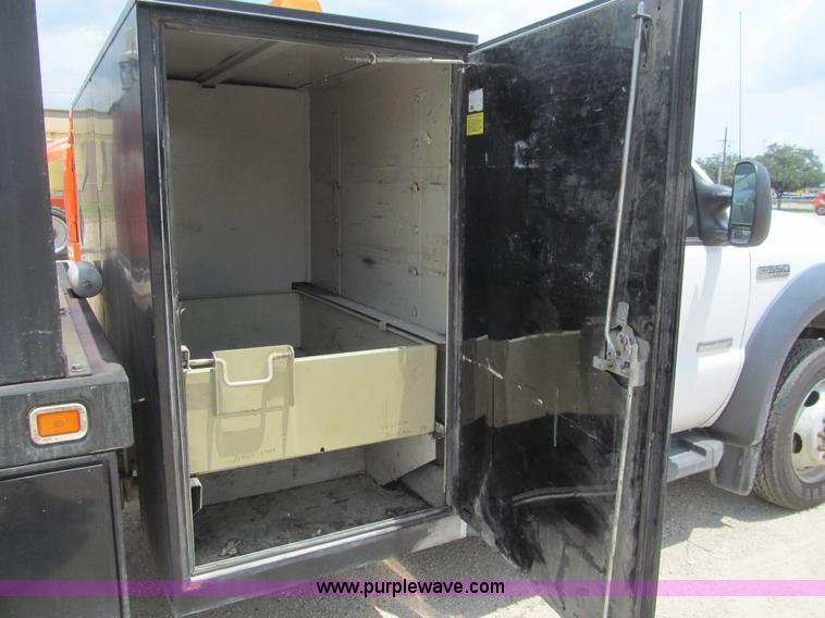 image for item H8886 2006 Ford F550 Super Duty XL service truck