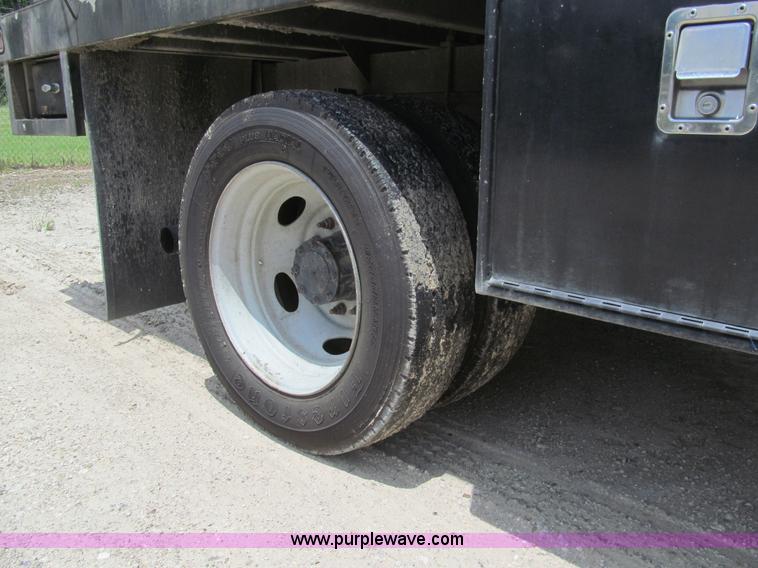 image for item H8886 2006 Ford F550 Super Duty XL service truck