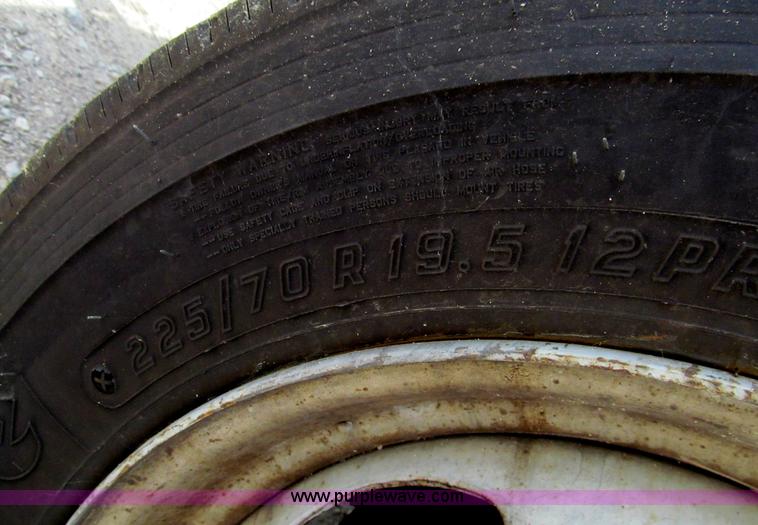 image for item H8886 2006 Ford F550 Super Duty XL service truck