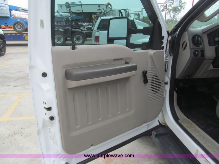 image for item H8888 2009 Ford F550 Super Duty XL service truck