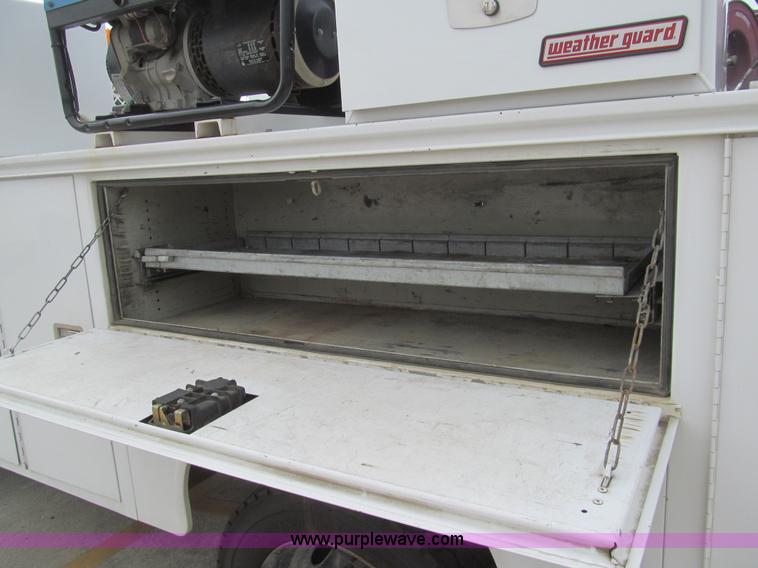 image for item H8888 2009 Ford F550 Super Duty XL service truck