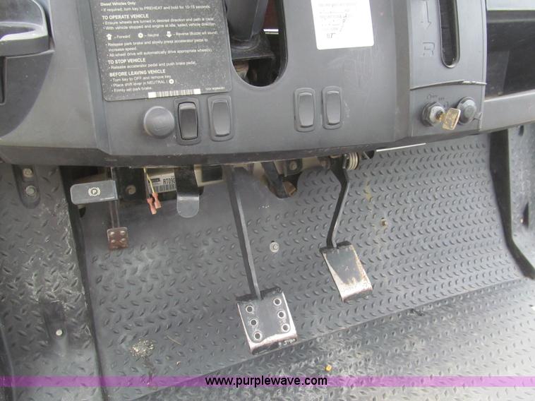 image for item H8891 2008 Club Car XRT Intellitrak utility vehicle