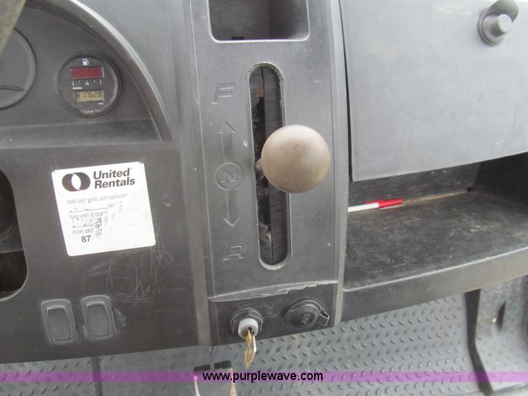 image for item H8891 2008 Club Car XRT Intellitrak utility vehicle