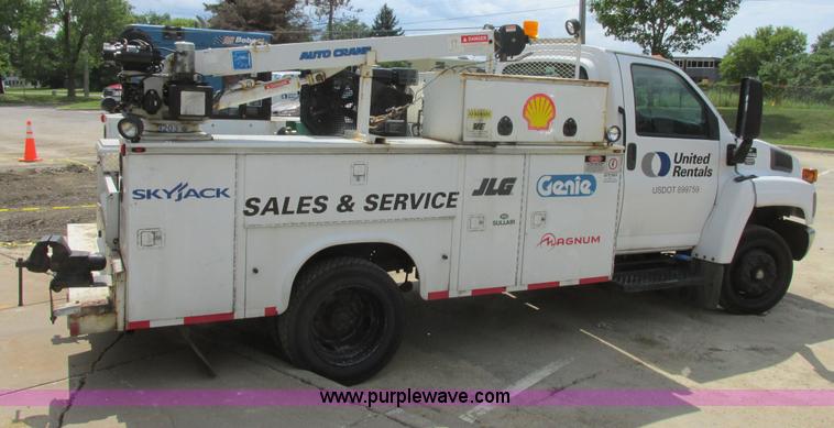 image for item I6201 2006 Chevrolet Kodiak 5500 service truck with crane