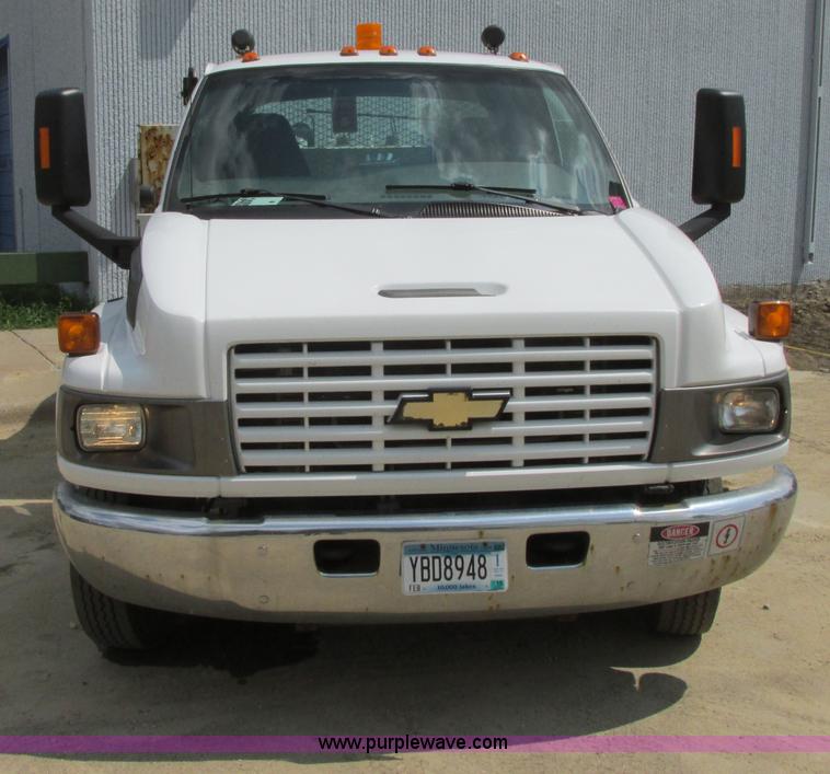 image for item I6201 2006 Chevrolet Kodiak 5500 service truck with crane