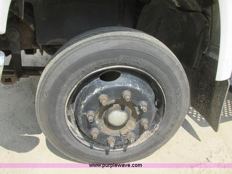 image for item I6201 2006 Chevrolet Kodiak 5500 service truck with crane