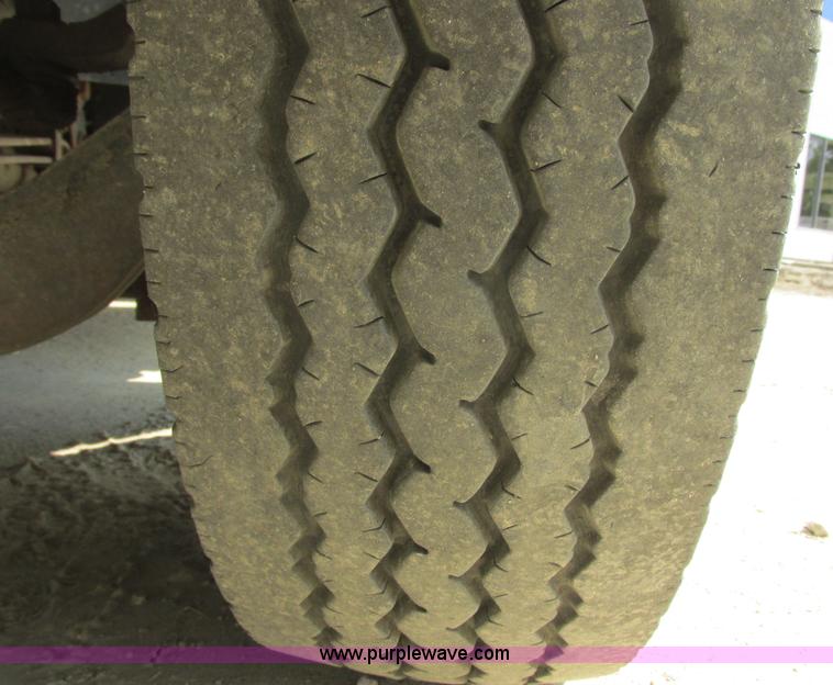 image for item I6201 2006 Chevrolet Kodiak 5500 service truck with crane