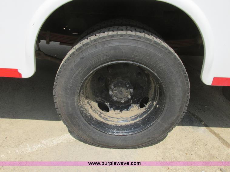 image for item I6201 2006 Chevrolet Kodiak 5500 service truck with crane