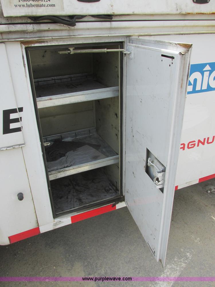 image for item I6201 2006 Chevrolet Kodiak 5500 service truck with crane