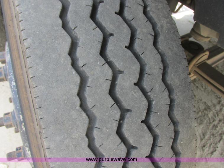 image for item I6201 2006 Chevrolet Kodiak 5500 service truck with crane