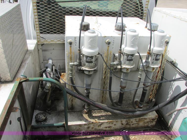 image for item I6201 2006 Chevrolet Kodiak 5500 service truck with crane