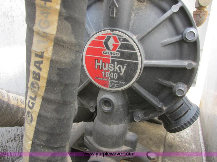 image for item I6201 2006 Chevrolet Kodiak 5500 service truck with crane