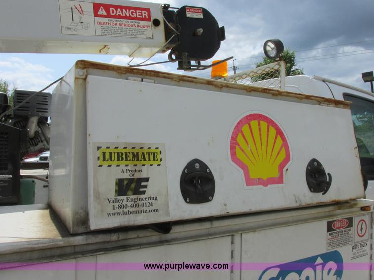 image for item I6201 2006 Chevrolet Kodiak 5500 service truck with crane