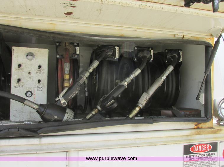 image for item I6201 2006 Chevrolet Kodiak 5500 service truck with crane