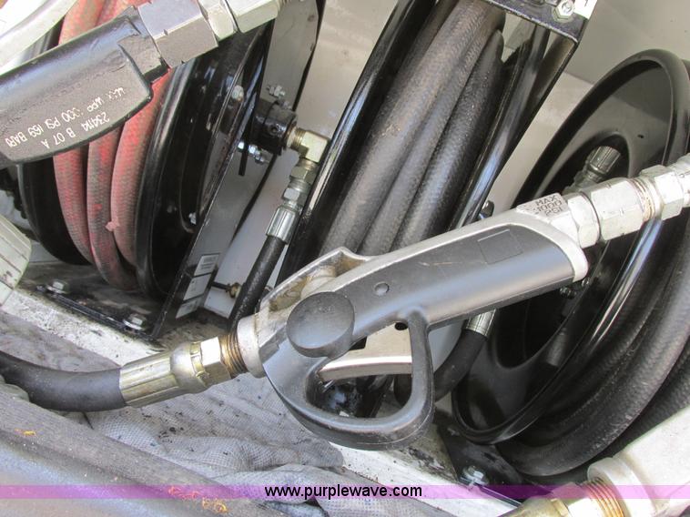 image for item I6201 2006 Chevrolet Kodiak 5500 service truck with crane