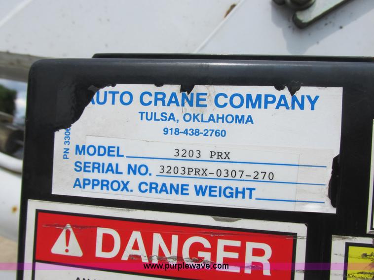 image for item I6201 2006 Chevrolet Kodiak 5500 service truck with crane