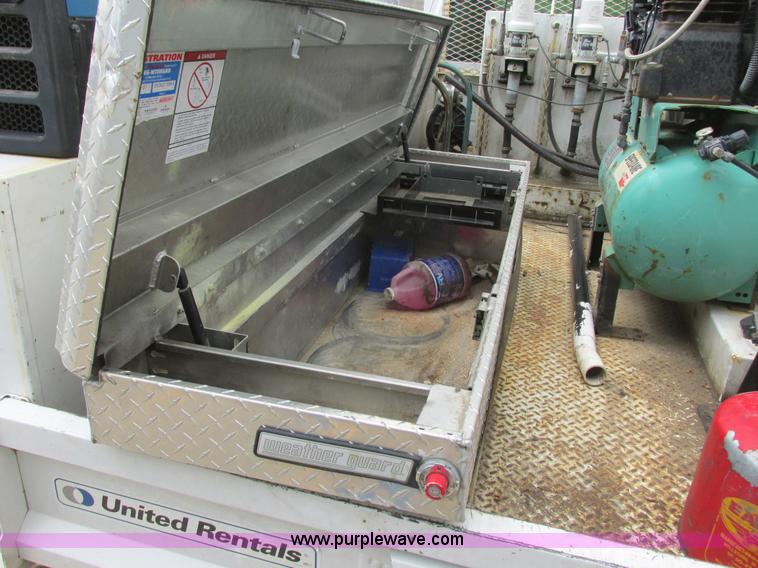 image for item I6201 2006 Chevrolet Kodiak 5500 service truck with crane