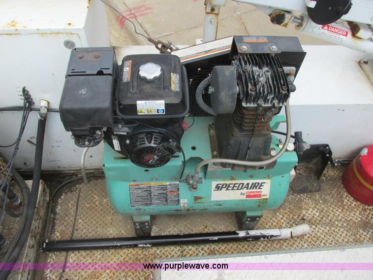 image for item I6201 2006 Chevrolet Kodiak 5500 service truck with crane