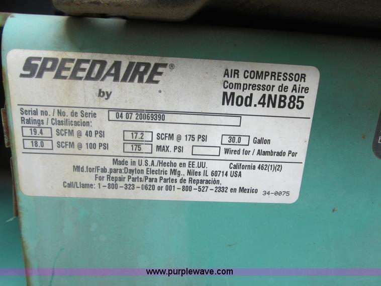 image for item I6201 2006 Chevrolet Kodiak 5500 service truck with crane